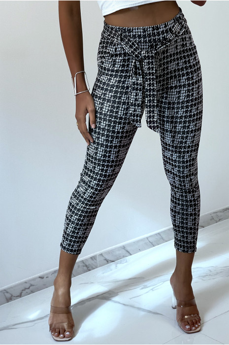 Zwarte slim-fit broek met zakken en riempatroon - 2