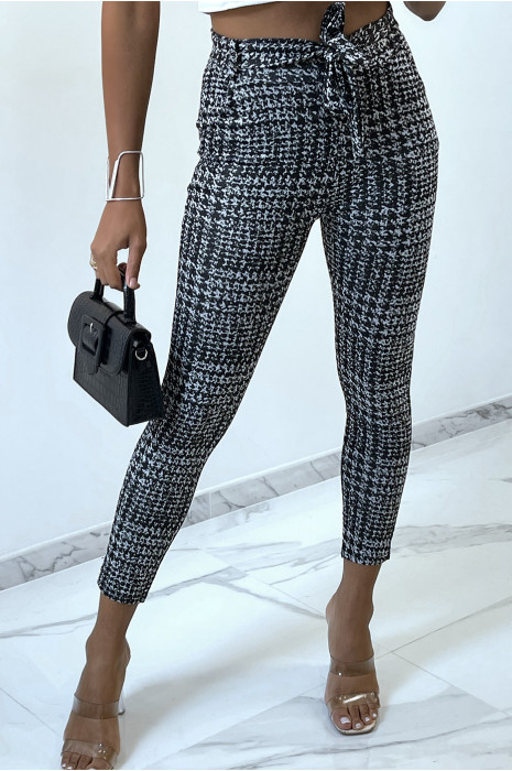 Black slim-fit trousers with pockets and belt pattern - 2