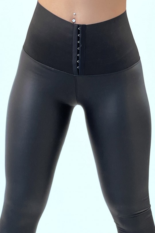 High-waisted faux leather leggings with large elastic waistband - 6