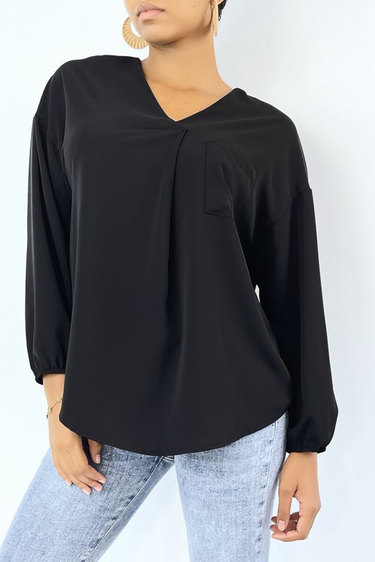 Zwarte soepelvallende blouse met zakje aan de voorkant - 1