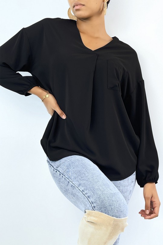 Zwarte soepelvallende blouse met zakje aan de voorkant - 3