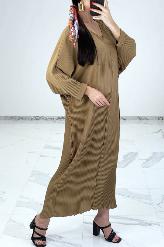 Long camel flowing and pleated abaya-style dress - 4
