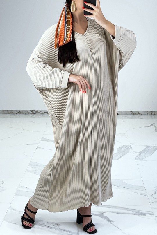 Robe longue beige fluide et plissée façon abaya - 1