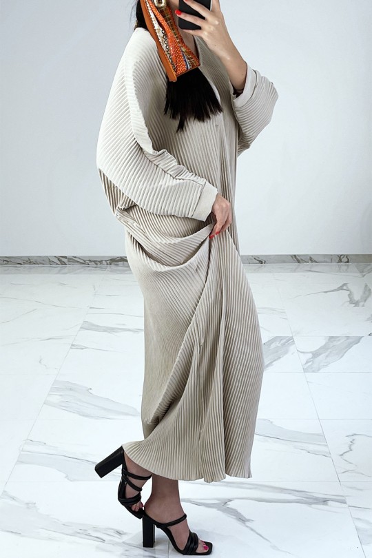 Robe longue beige fluide et plissée façon abaya - 3