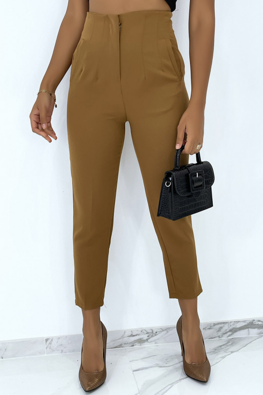 Very chic tailored-style camel pleated trousers - 2