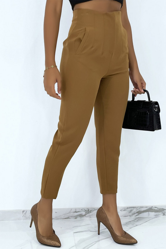Very chic tailored-style camel pleated trousers - 3