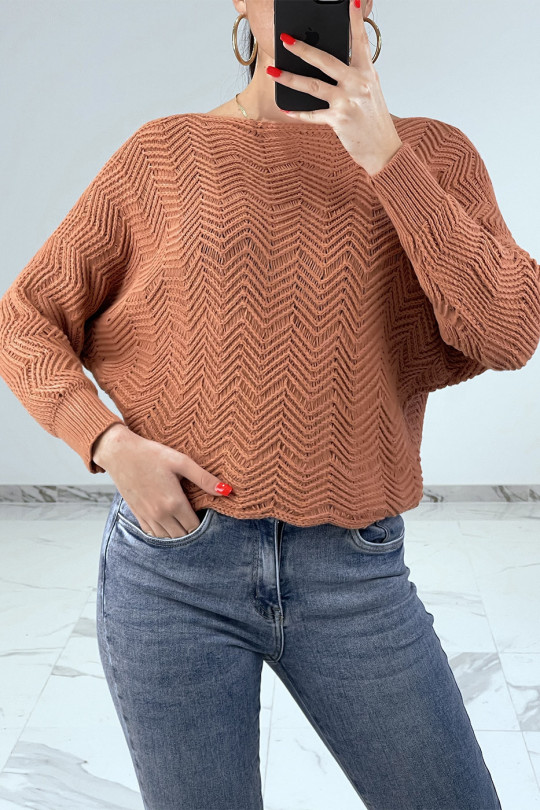 Coral sweater with batwing sleeves and knit patterns - 1