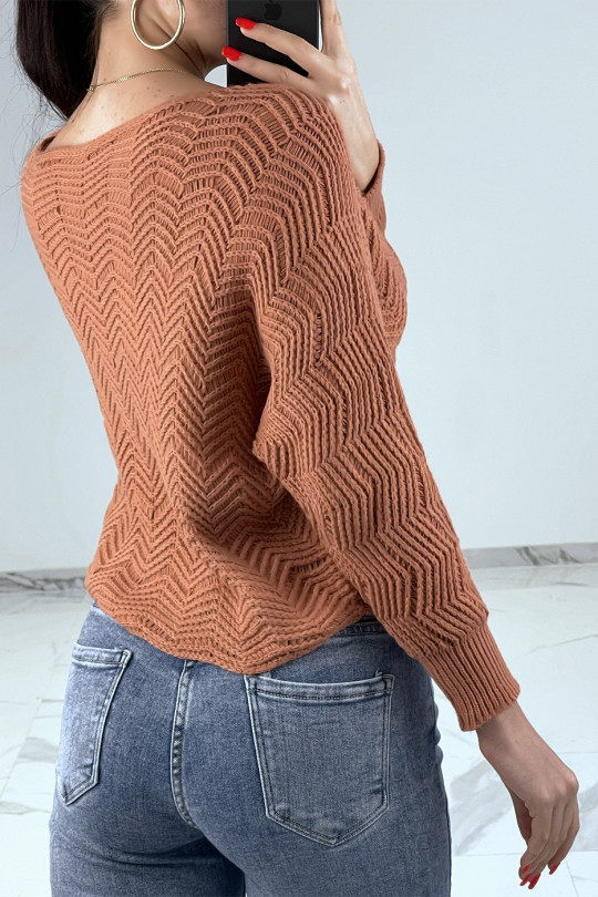 Coral sweater with batwing sleeves and knit patterns - 4