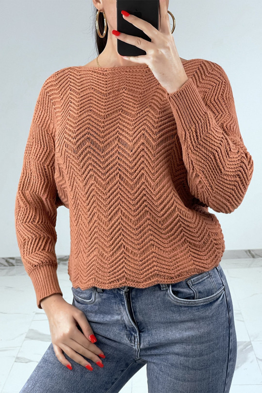Coral sweater with batwing sleeves and knit patterns - 3