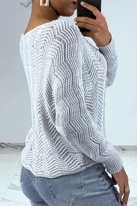 Gray sweater with batwing sleeves and knit patterns - 4