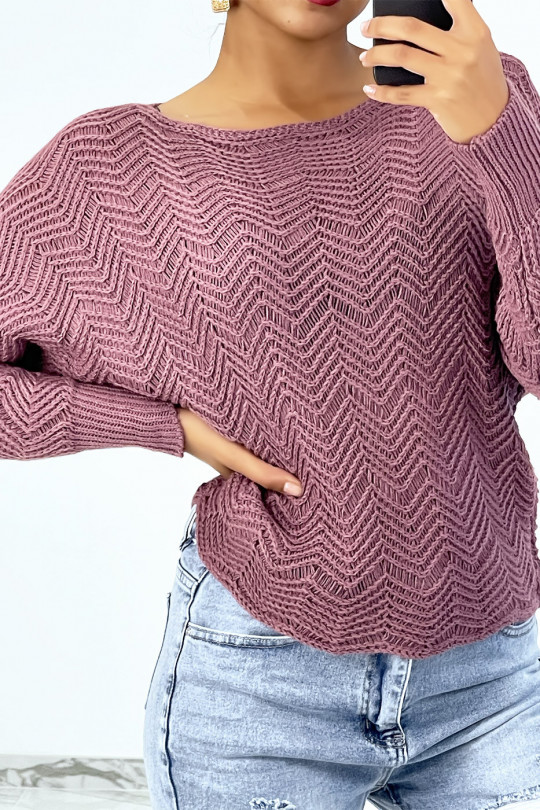 Fuschia sweater with batwing sleeves and knit patterns - 3