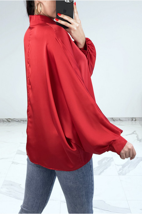 Chemise rouge satinée oversize avec manches chauve-souris - 5