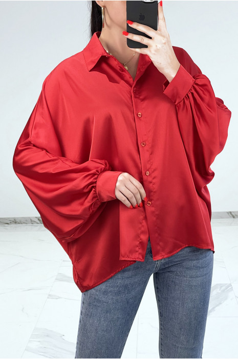 Chemise rouge satinée oversize avec manches chauve-souris - 2