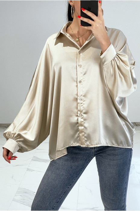 Chemise beige satinée oversize avec manches chauve-souris - 4