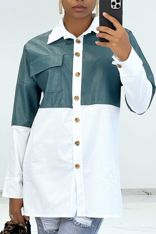 Oversized wit overhemd van twee materialen met groenblauw leren inzetstuk - 1