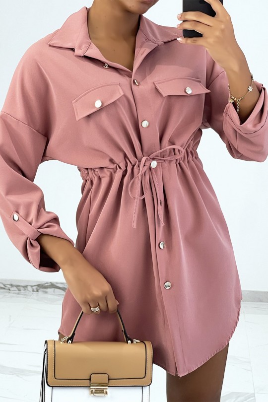Robe-chemise unicolore rose à poches style safari. - 1