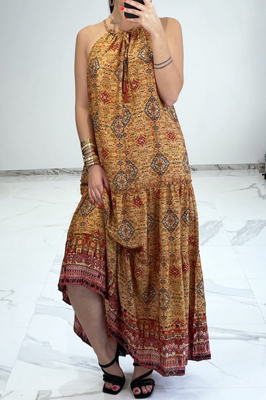 Long summer dress in mustard print bohemian style with V neckline and thin straps - 2