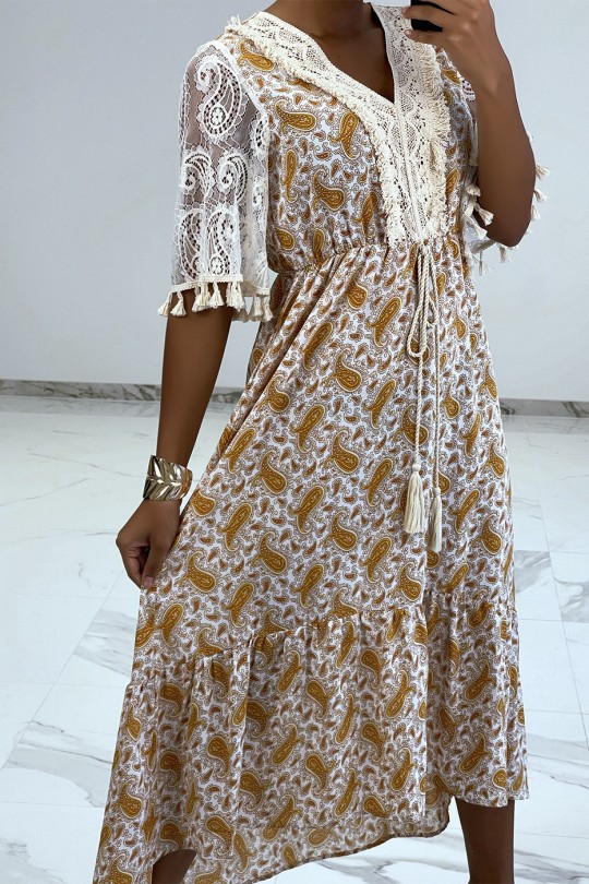 Long beige dress with lace and pattern - 5