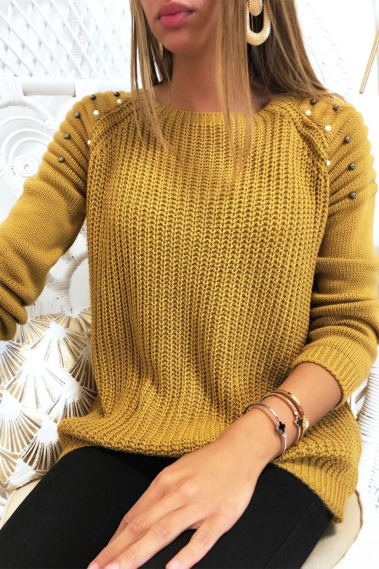 Pretty mustard sweater with rounded shoulders biker style with pearls - 9