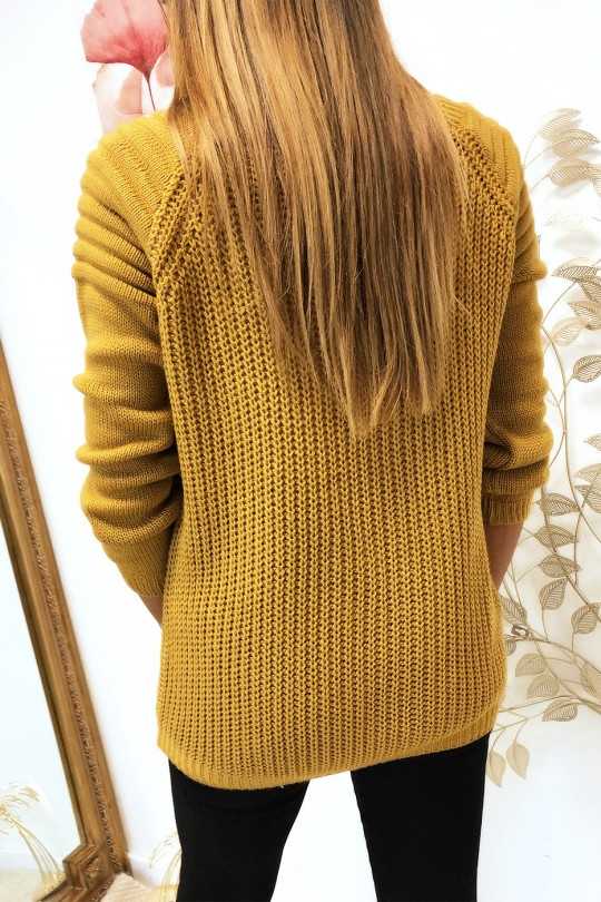 Pretty mustard sweater with rounded shoulders biker style with pearls - 10