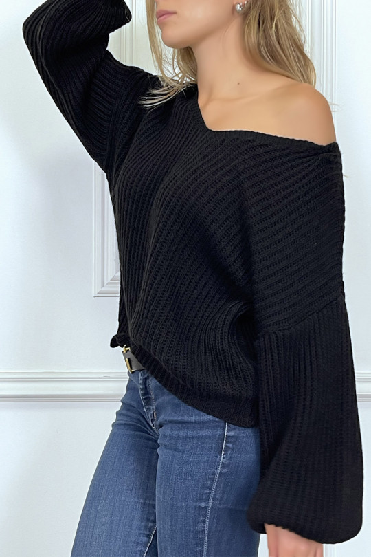 Black thick acrylic puff sleeve sweater - 9