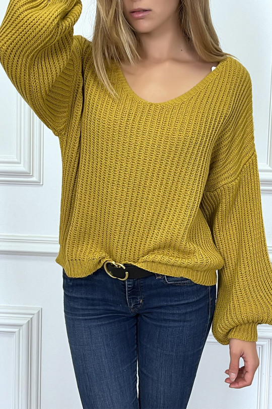Mustard puff-sleeve sweater in thick acrylic - 2