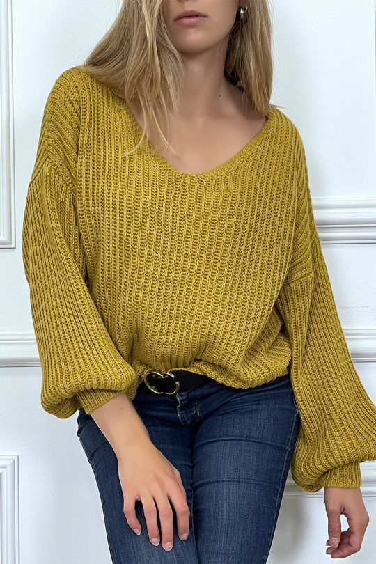 Mustard puff-sleeve sweater in thick acrylic - 6