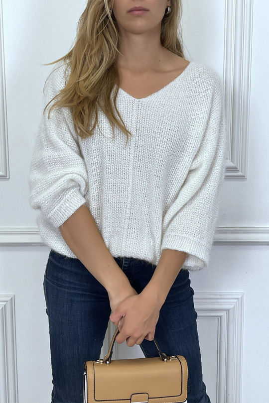 White oversized sweater made of wool - 1