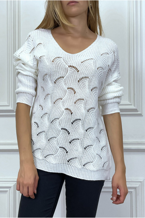 Pull blanc col V tombant tressé en forme de feuilles - 1