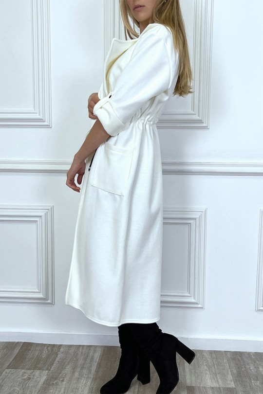 Long white coat fitted at the waist with pockets - 3