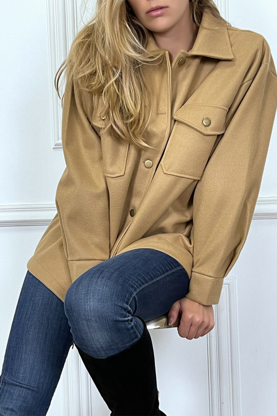 Very thick camel jacket with pockets and style buttons on the shirt - 7