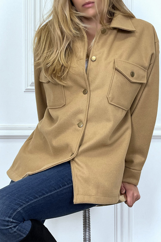 Very thick camel jacket with pockets and style buttons on the shirt - 8
