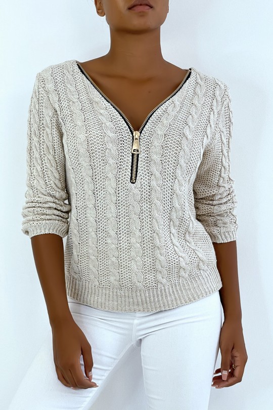 Pull beige en maille torsadée, et col à zip réglable. - 3
