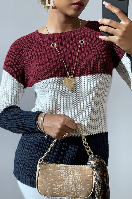 Tricolor burgundy cable-knit sweater and star pendant necklace. - 3