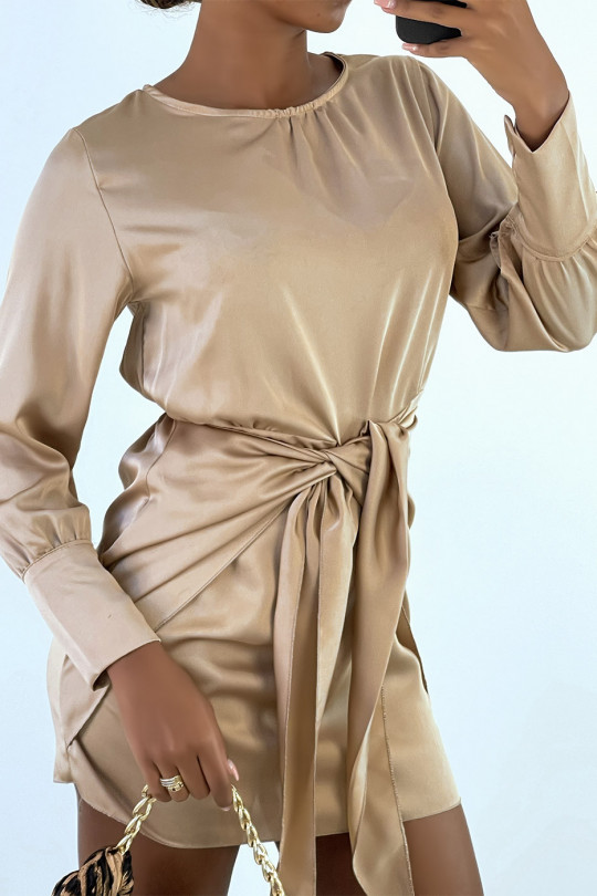 Camel satin dress with crossed band for bow at the front - 4
