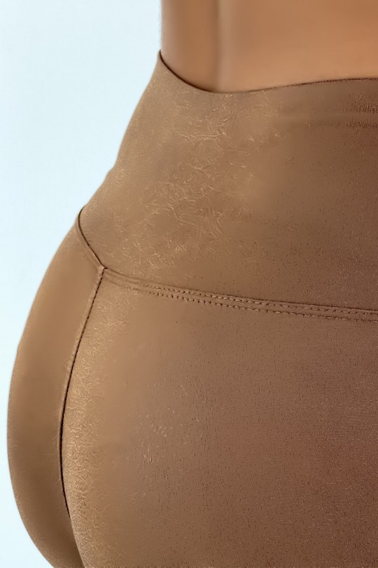 Legging marron avec joli un effet cuir. Legging femme fashion
