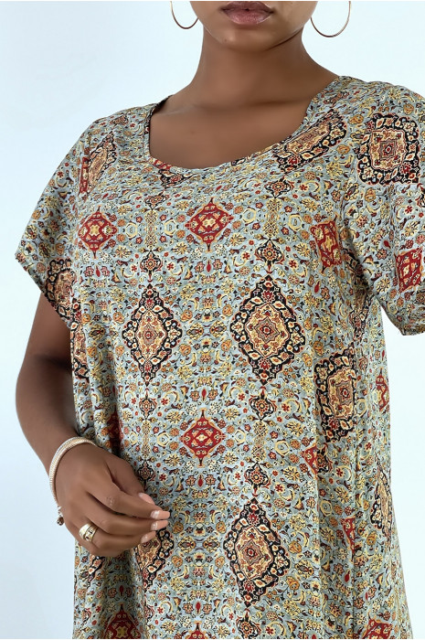 Long green dress with short sleeves and colorful print - 4