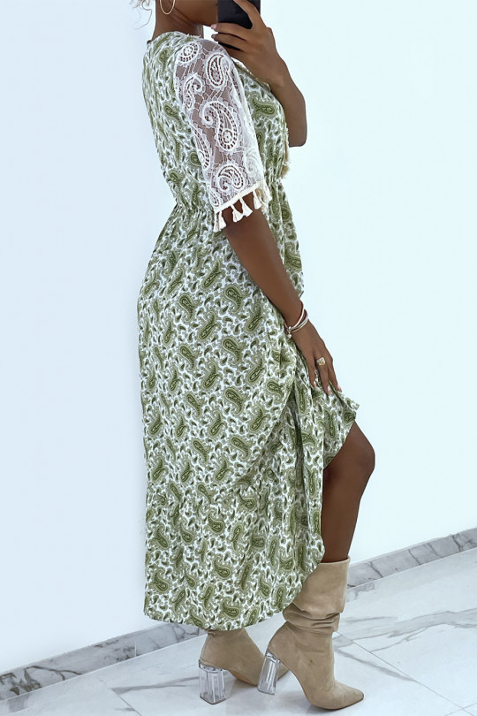 Long green dress with lace and pattern - 2