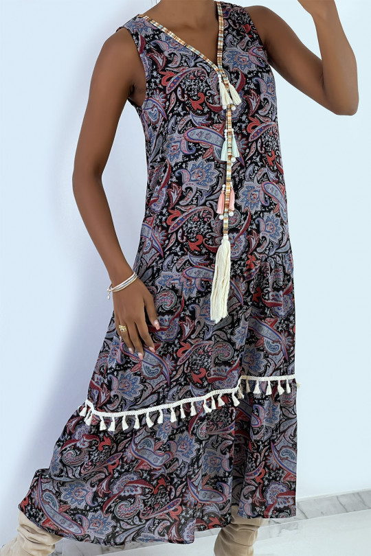 Long black patterned dress with accessory and pompom - 2