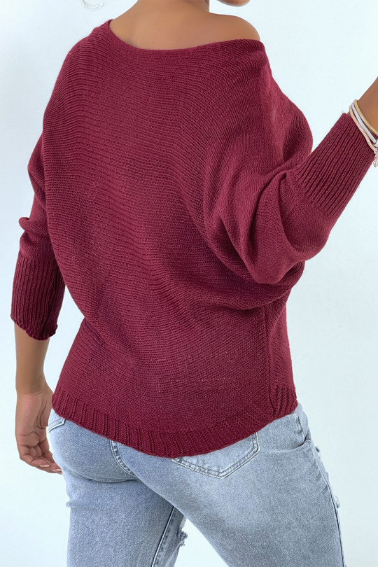 Burgundy knitted boat neck sweater and bat sleeve. 16300 - 10