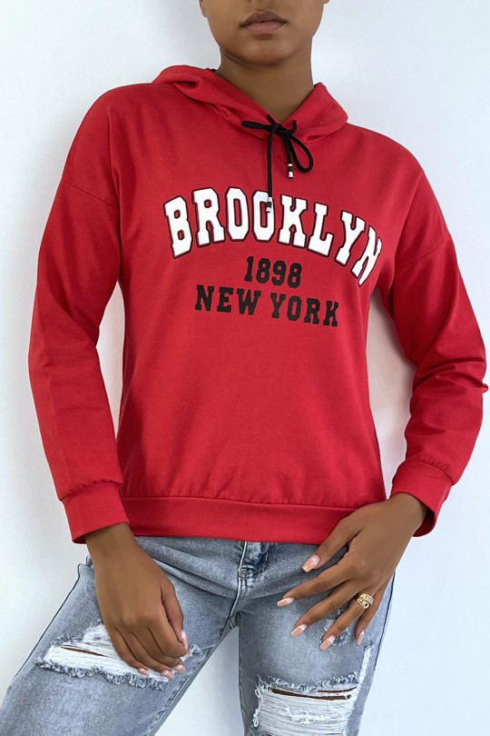 Sweat à capuche rouge avec écriture BROOKLYN 898 NEW YORK - 1