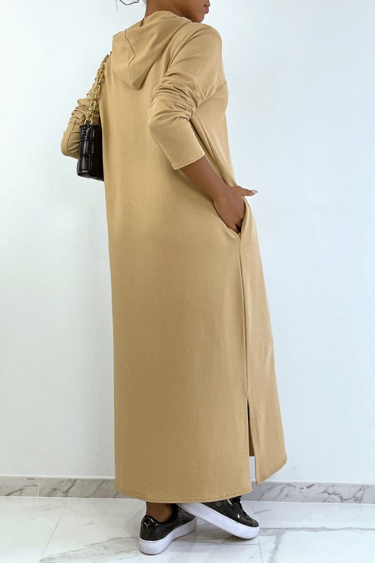 Longue robe sweat abaya camel à capuche - 7