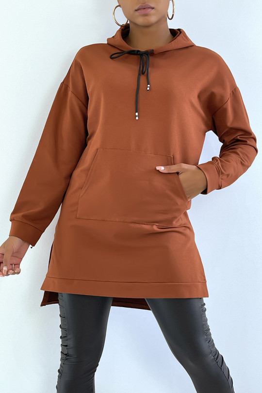Long sweat tunique cognac à capuche avec poche avant - 2