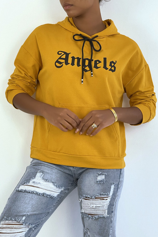 Mosterd hoodie met ANGELS opschrift en zakken - 4