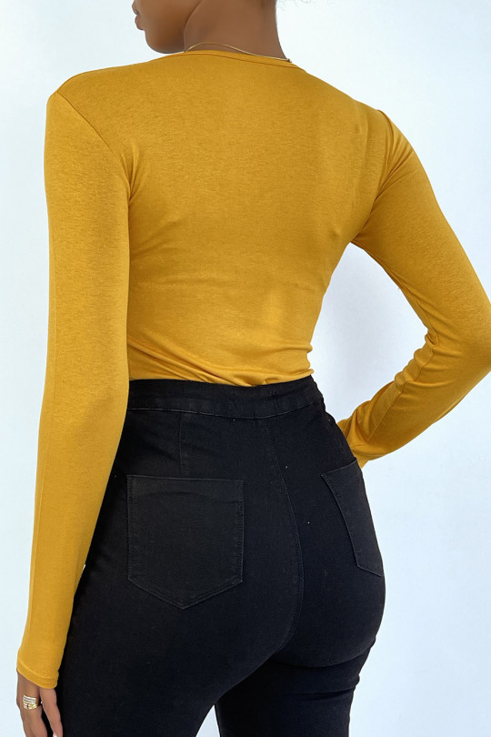Mustard sweater with round neck and long sleeves - 4