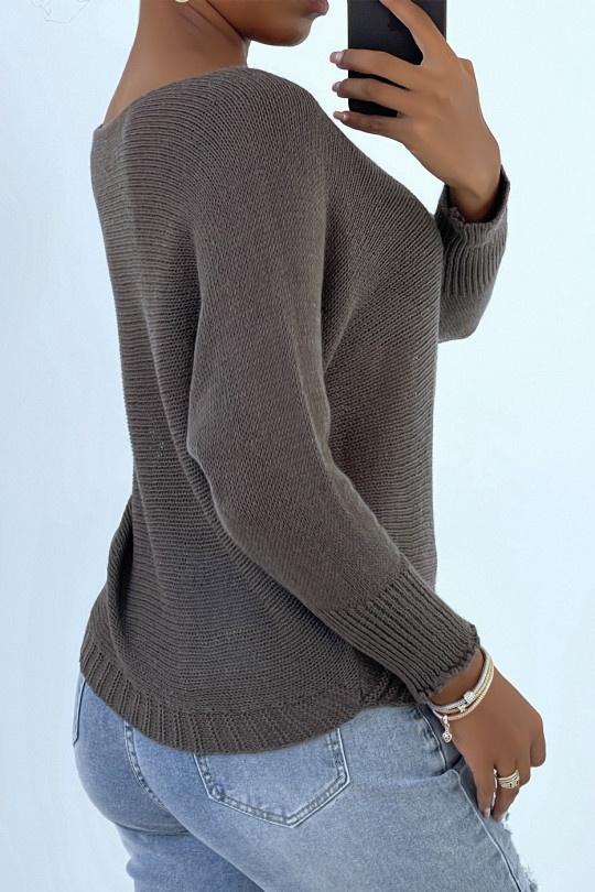 Taupe sweater with knitted boat neck and bat sleeve. 16300 - 3