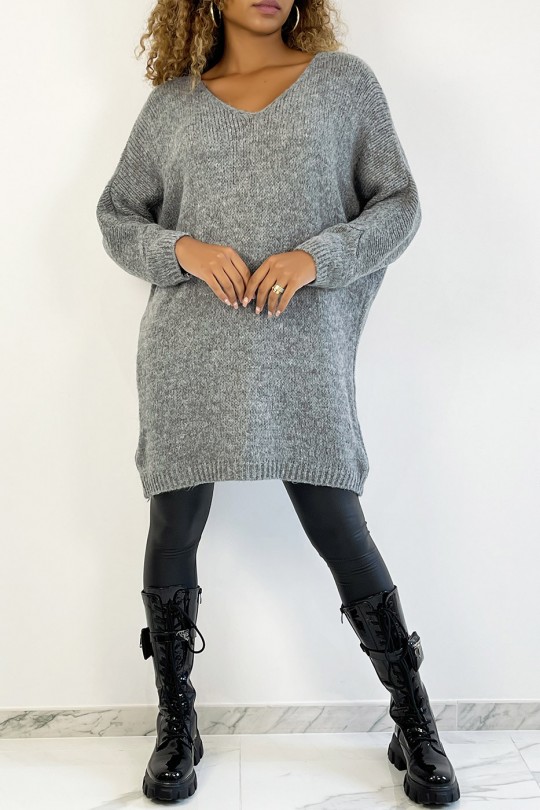 Robe pull gris oversize en laine. Pull femme fashion et bien chaud