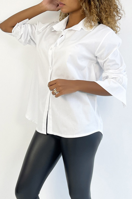 Chemise blanche en coton très tendance et agréable à porter