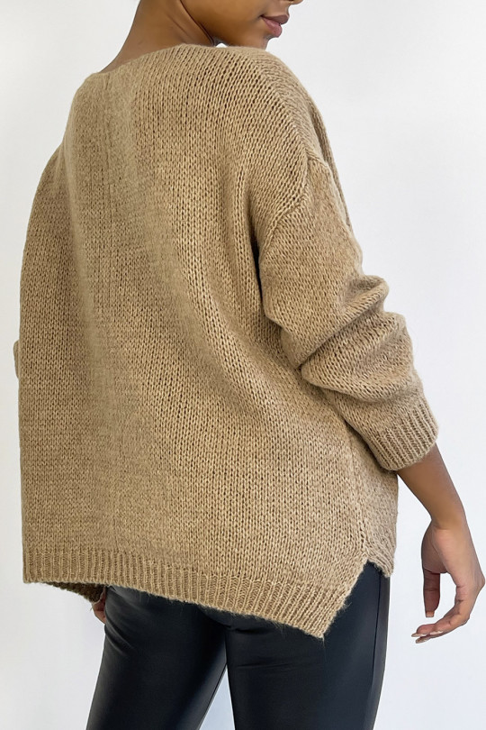 Camel oversized V-neck sweater made of wool - 5
