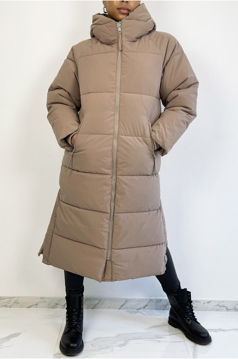 Lang, dik taupe donsjack met capuchon en zakken - 8
